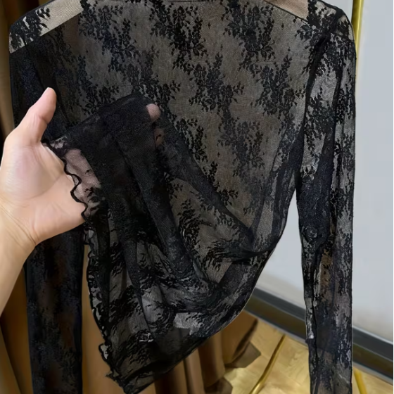 2XL码透视半高领蕾丝打底衫女2025新款洋气薄款网纱小衫毛衣内搭纱衣女(黑色)